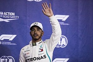 Hamilton szerint idén a felére csökkenhet a középcsapatok hátránya