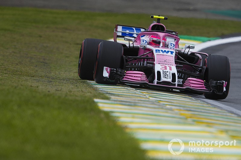 Ocon krijgt duwen van Verstappen: “Niet professioneel van hem”