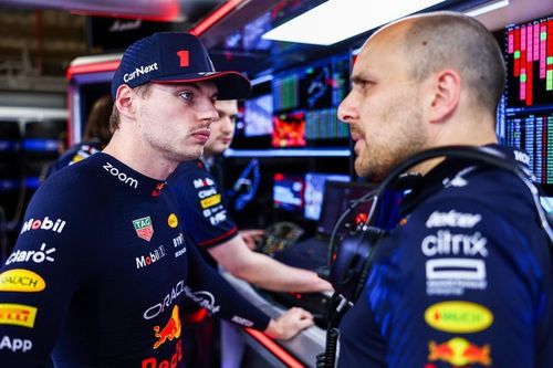 Hill: "Verstappen deber&iacute;a pedir disculpas a Lambiase"