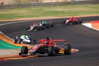 Juniorzy w ścisłej czoł&oacute;wce