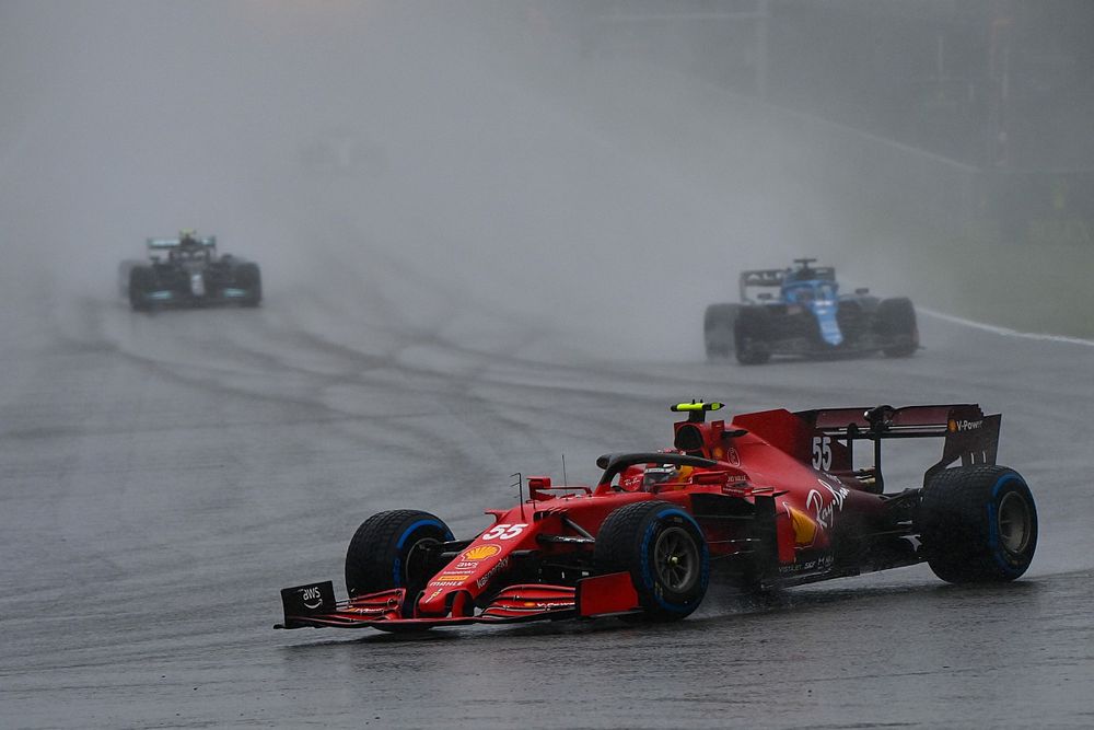 Carlos Sainz Jr., Ferrari SF21, Fernando Alonso, Alpine A521