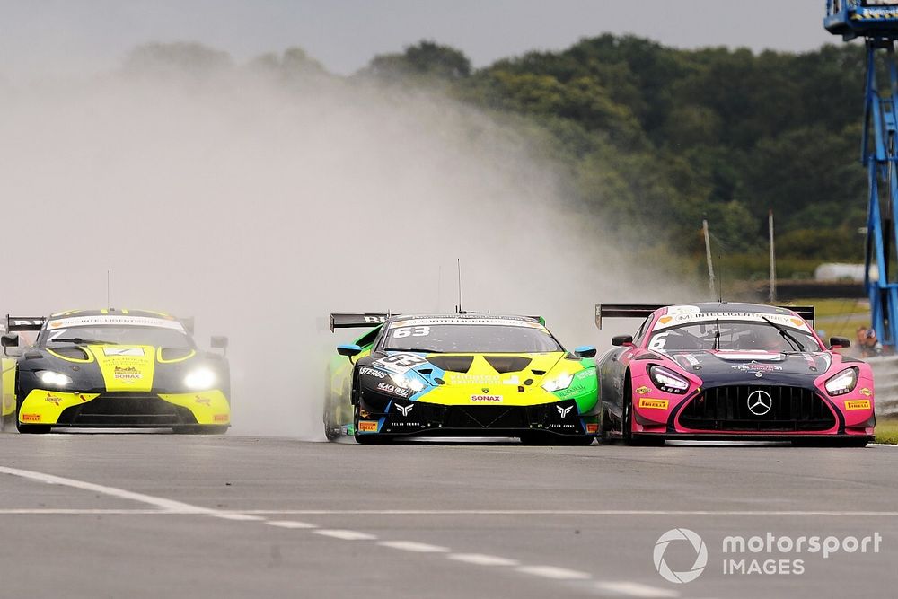 British GT comes through rain and shine at Snetterton as GB3 debuts
