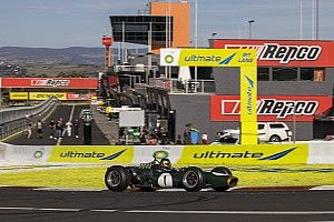 Iconic Brabham BT19 car completes Bathurst laps