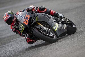 Gap Ducati GP21 dengan Motor Produk Massal