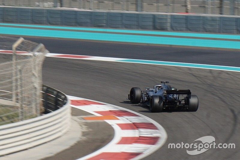 Test Pirelli: 218 giri per Russell con le 18 pollici