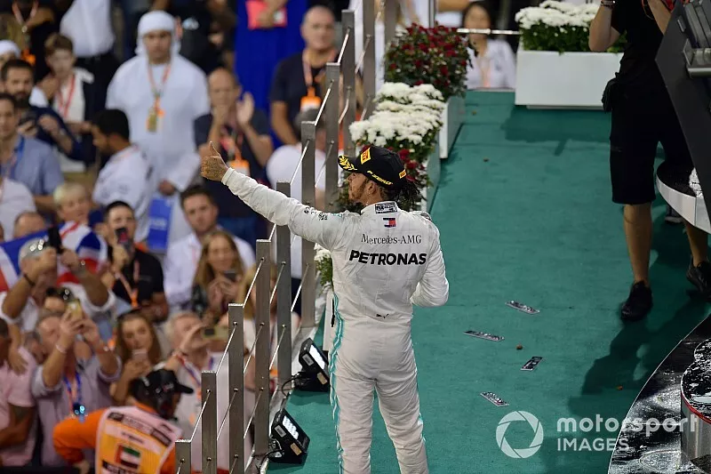 Podio: ganador de la carrera Lewis Hamilton, Mercedes AMG F1