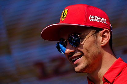 Ferrari, Leclerc'in paraşütle atlamasına kızmış