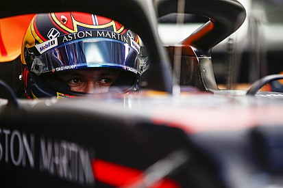Ufficiale: Red Bull conferma Alex Albon anche per il 2020