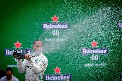 Hamilton egy nagyon nehéz évről beszél, és szerinte bármi megeshet