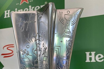 Az F1-es Brazil Nagydíj különleges trófeája
