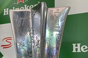 Az F1-es Brazil Nagydíj különleges trófeája