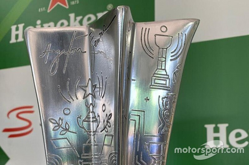Az F1-es Brazil Nagydíj különleges trófeája