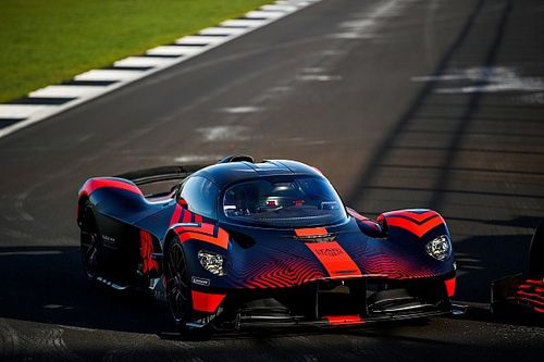 Video: Verstappen si diverte sull'Aston Martin Valkyrie