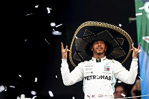 Hamilton, galibiyeti yanında olmayan yarış mühendisi Bono'ya adadı