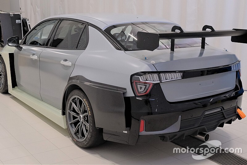 Le prime scocche delle nuove Lynk & Co TCR sono pronte