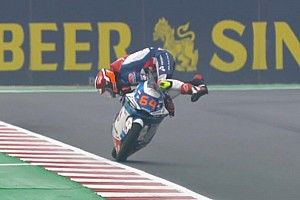 VIDEO: Bendsneyder voorkomt crash met miraculeuze redding in Misano