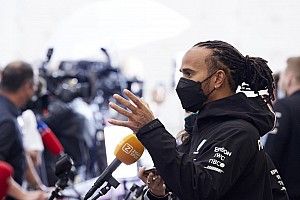 Mercedes explica el por qué de la sanción a Hamilton