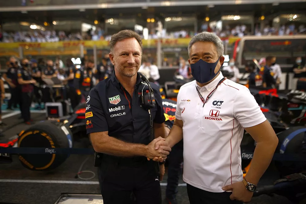 Christian Horner, team principal, Red Bull Racing, Masashi Yamamoto, directeur g&eacute;n&eacute;ral, Honda Motorsport