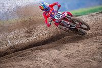 Jorge Prado enseña los dientes en Matterley, Gajser primero