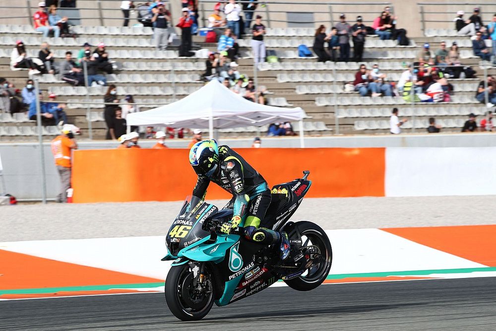 Rossi: "Si me regalan el podio pago la fiesta, pero no sucederá"