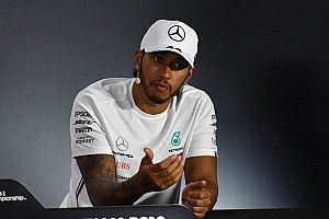 Hamilton cobra clareza da FIA sobre batalhas por posição contra outros pilotos