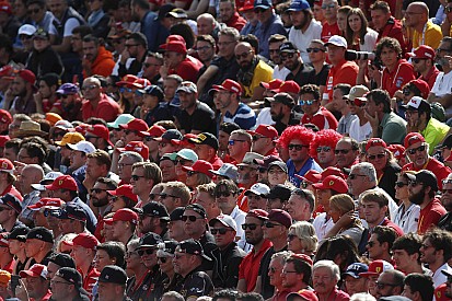 F1-es rajongói fesztivál Los Angelesben Verstappennel, Ricciardóval és Bottasszal
