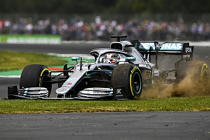 Hamilton: "Ferrari in crisi al venerdì, ma poi vengono fuori"