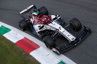 Räikkönen újabb problémája a kormánnyal: videó
