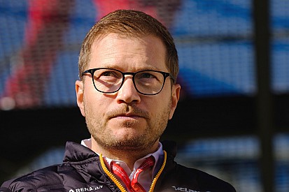 Akár Alonsót is behívhatta volna a McLaren Norris helyett?