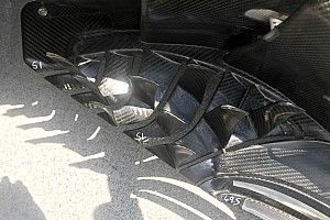 На дефлекторах Haas в Венгрии были нарисованы странные цифры. Motorsport.com узнал, для чего они нужны