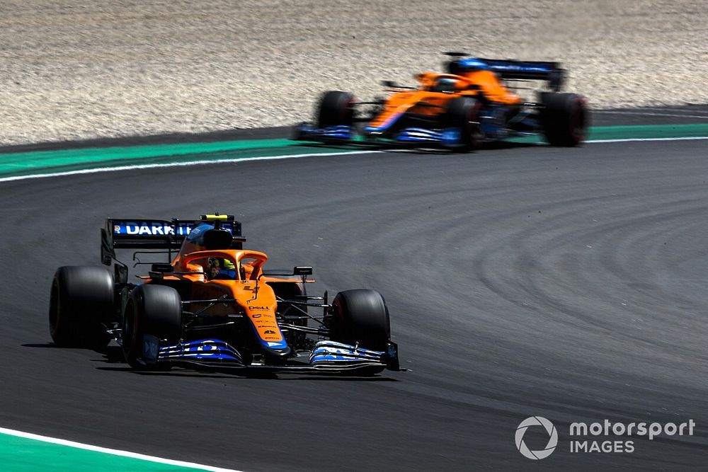 Lando Norris, McLaren MCL35M, Daniel Ricciardo, McLaren MCL35M