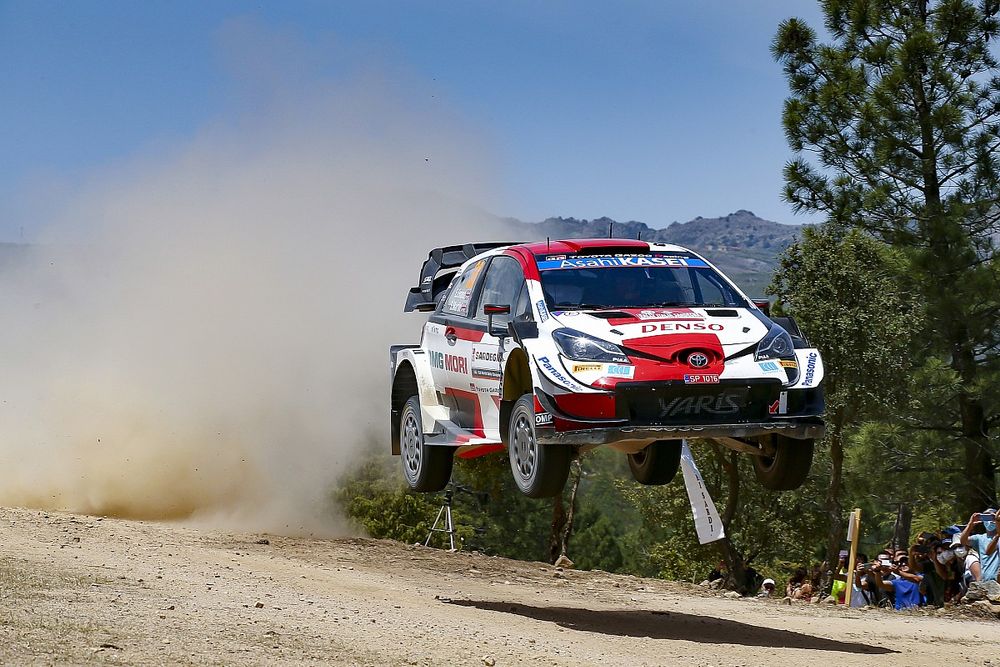 WRC, Rally Italia, PS16: Ogier ed Evans controllano