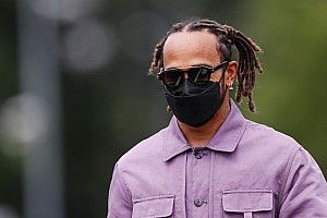 BRÉKING: Lewis Hamilton 2023-ig aláírt a Mercedesnél!