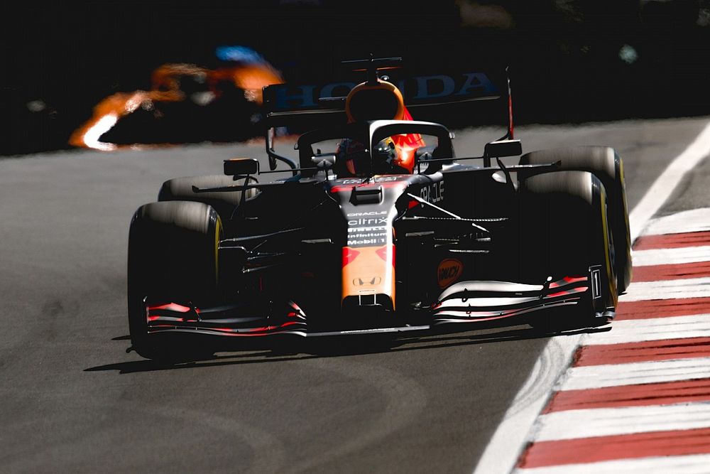 Le revêtement "super glissant" de Portimão ne ravit pas Verstappen