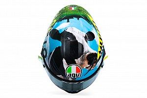Valentino Rossi présente son casque spécial au Mugello