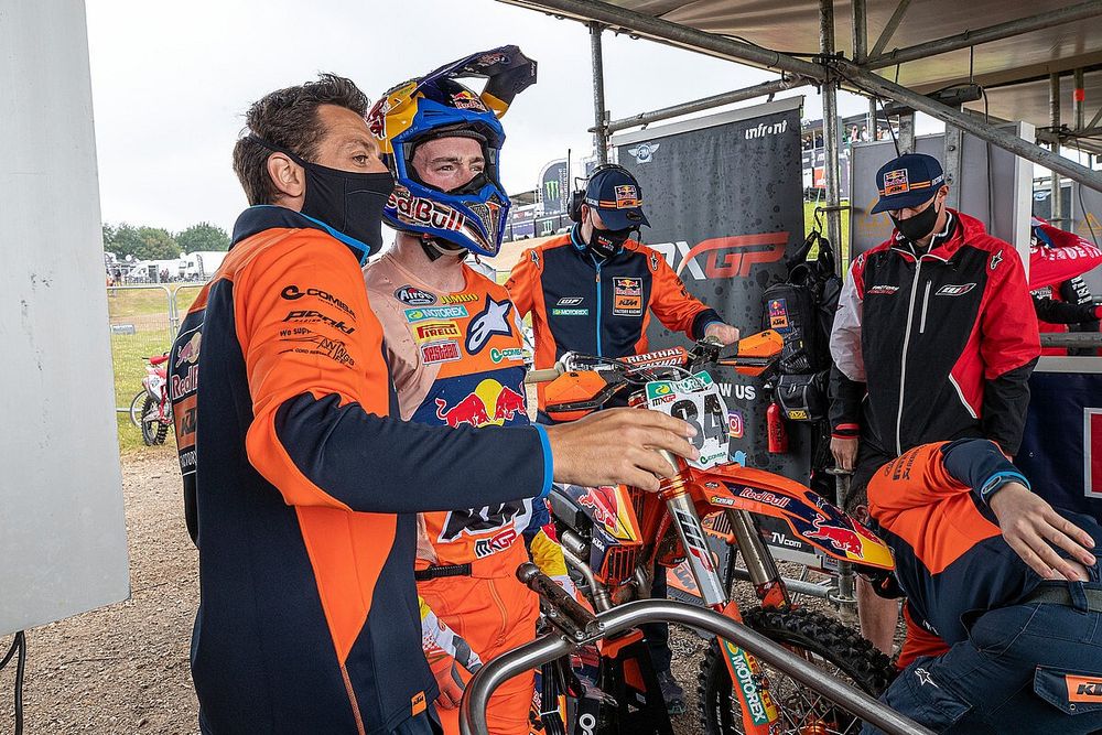 Herlings valt uit in Oss met scheurtje in schouderblad