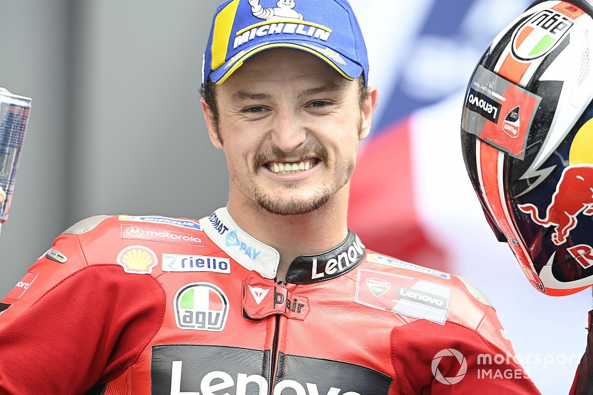 Bijna-crash en dubbele straf voor Miller: “Geloofde het niet”