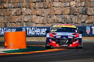 Вернэ остался лидером WTCR после этапа в Испании