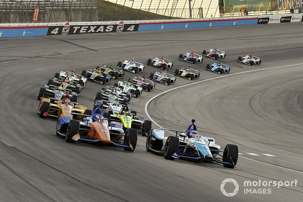 Президент техасского автодрома объяснил, чем NASCAR привлекательнее IndyCar