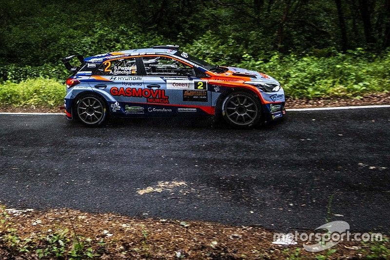 Pernia es el primer líder en Rally do Cocido