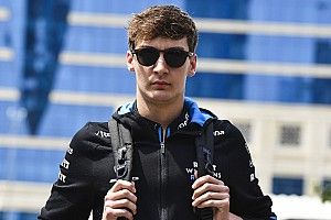 Doente há dias, Russell não vai à coletiva oficial da FIA em Baku