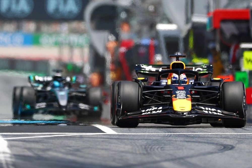 Max Verstappen, Red Bull Racing, George Russell, Mercedes