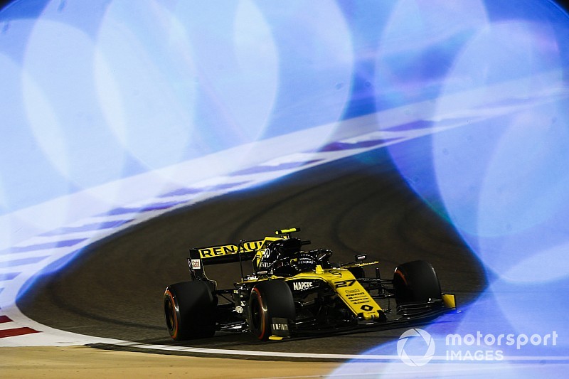 Delusione Renault: due ritiri nello stesso momento a tre giri dalla fine