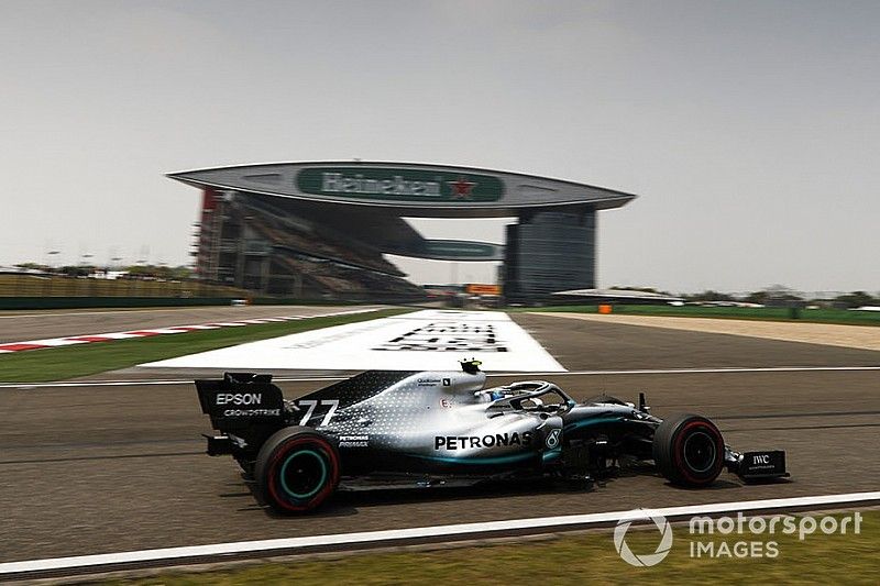 Formel-1-Training China: Bottas hauchdünn vor Vettel