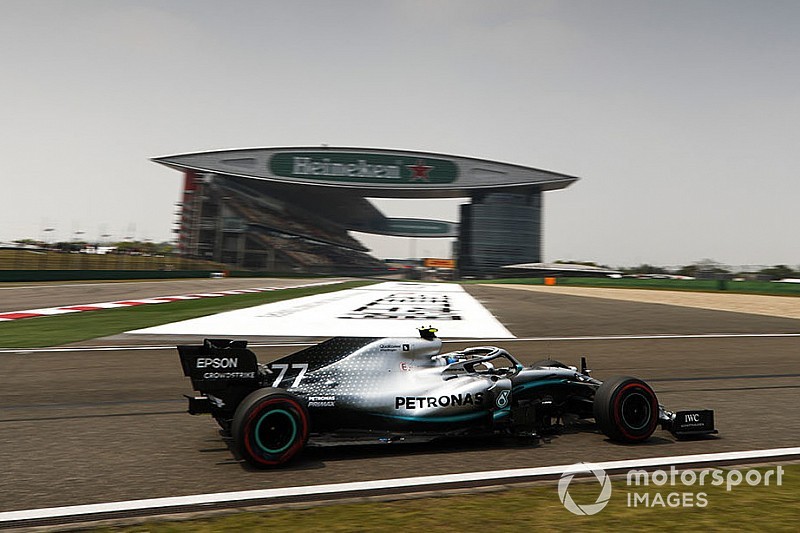 Formel-1-Training China: Bottas hauchdünn vor Vettel