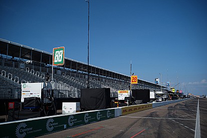 IndyCar cancels all races through April