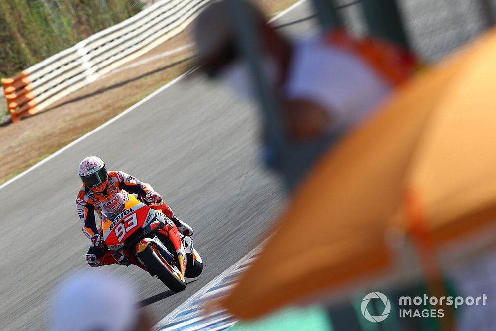 Vídeo: la salvaje caída de Marc Márquez en Jerez que acabó en lesión