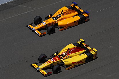 La única debilidad de Alonso es la "comunicación", dice Hunter-Reay