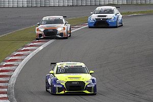 Antti Buri vince una Gara 2 piena di emozioni al Nürburgring