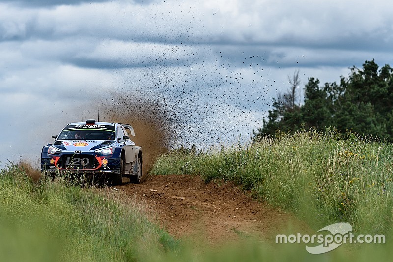 Polonya WRC: Tanak hata yaptı, Neuville galibiyete gidiyor